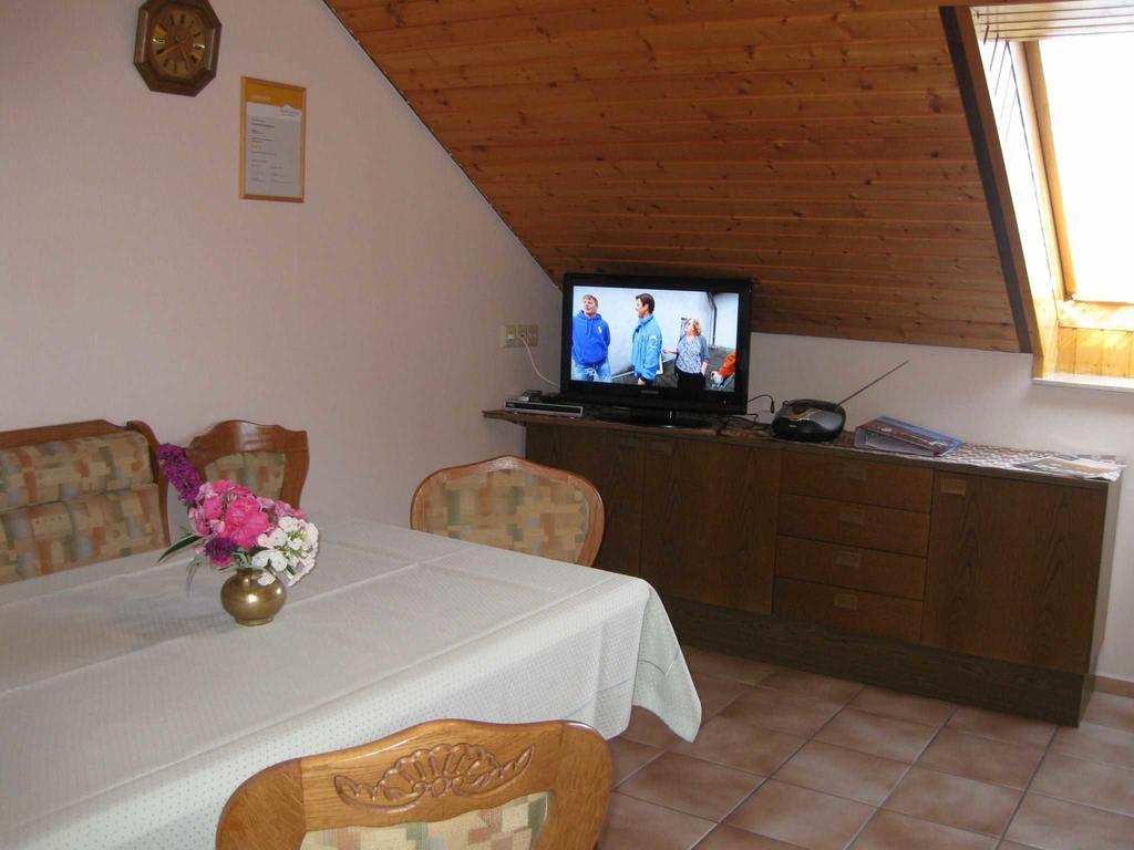 Haus Rehblick Apartamento Bräunlingen Exterior foto